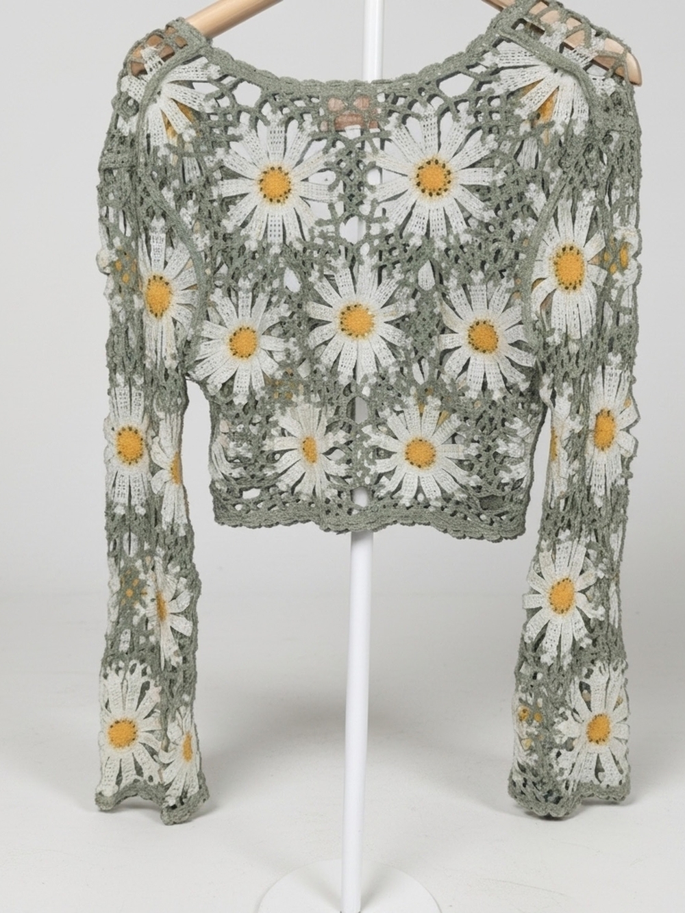 NWT Francesca's Crochet Daisy Crop Top in Light Green, White & Yellow Size M - Picture 3 of 7